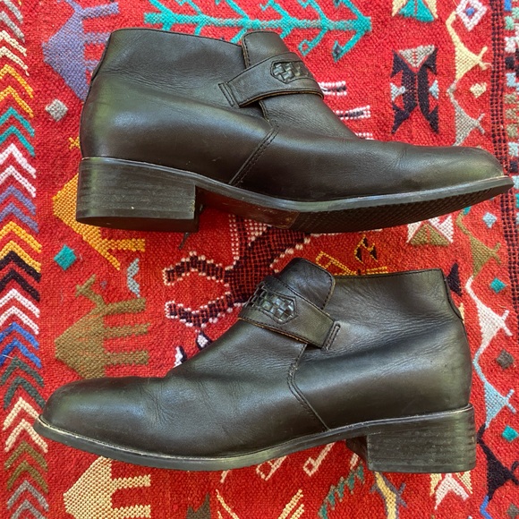 Ariat Silver Buckle Leather Booties - Picture 7 of 9